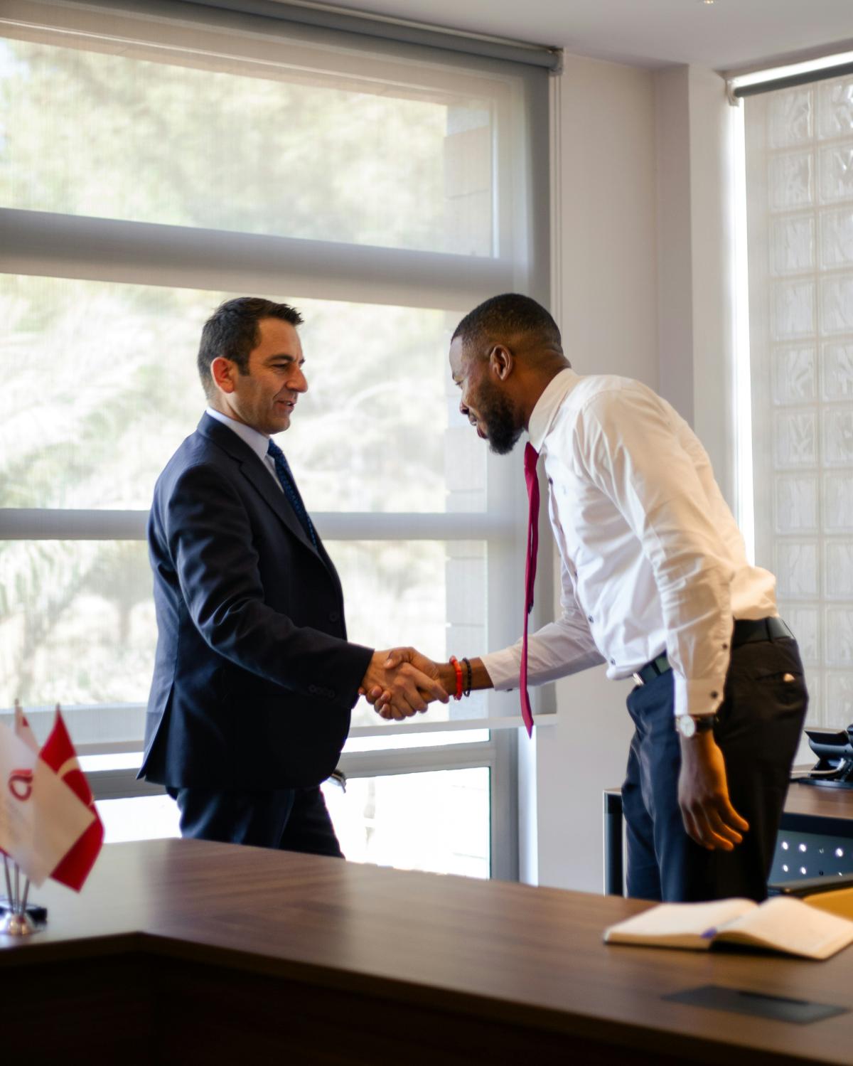 How to Build Workplace Confidence Before Your First Day on the Job