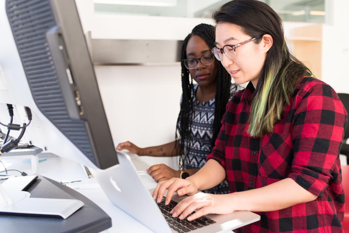 Why Experiential Learning Produces Better Tech Professionals Than University Alone